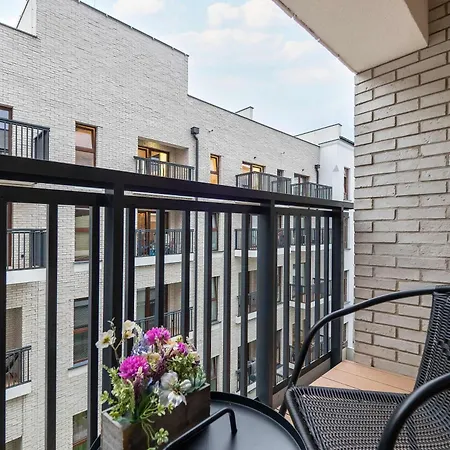 Elegant For 4 People In By Renters *