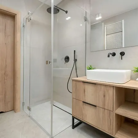 דירה Elegant For 4 People In By Renters