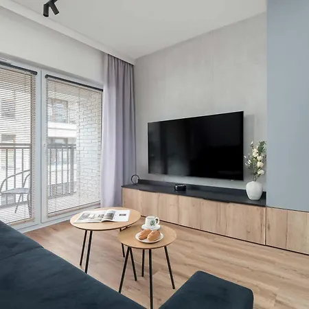 Elegant For 4 People In By Renters شقة *